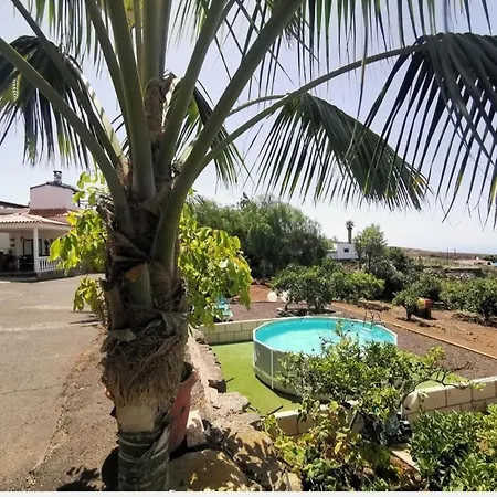 Dolores En Adeje 아데제