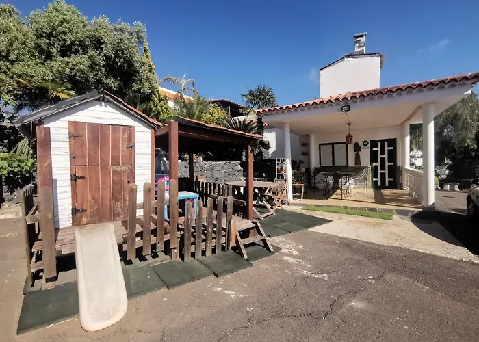 Dolores En Adeje أذيخي