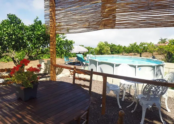 Dolores En Adeje أذيخي